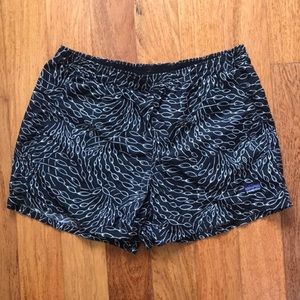 Patagonia 5” Baggies, women’s medium, black and white design